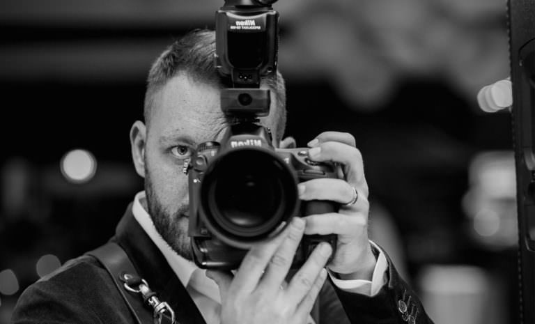 Profesjonalny fotograf ślubny – wynajmij, zamiast angażować rodzinę 2